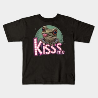 kiss me Kids T-Shirt